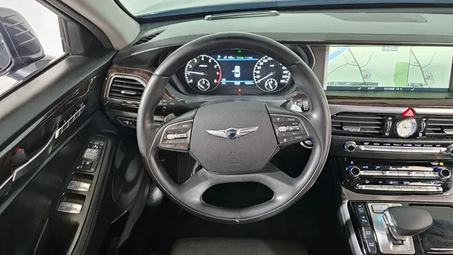 Genesis G90 (EQ900)