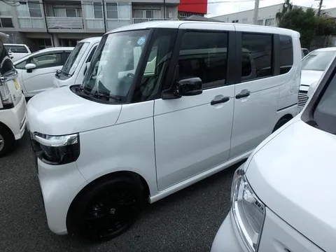 Honda N-BOX Custom