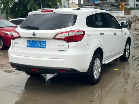 Venucia T70