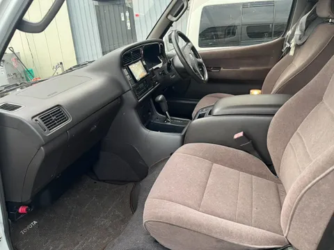 Toyota HiAce Wagon