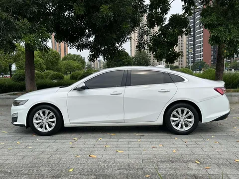Chevrolet Malibu XL