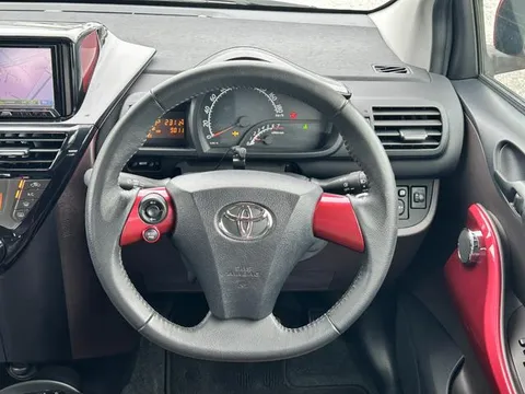Toyota iQ
