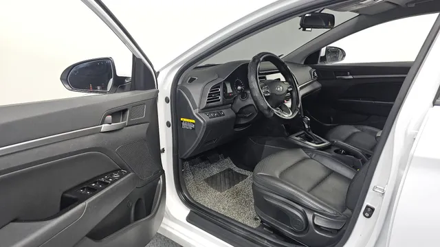 Hyundai Elantra (Avante)