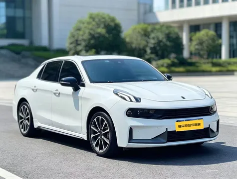 Lynk & Co 03