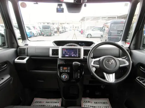 Toyota Pixis Mega