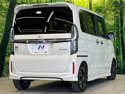Honda N-BOX Custom