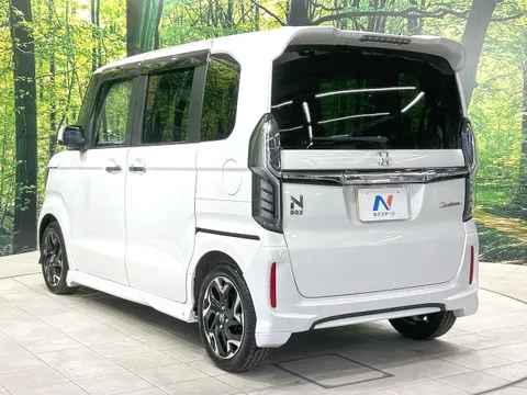 Honda N-BOX Custom