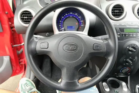 BYD F0