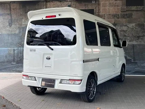 Toyota Pixis Van