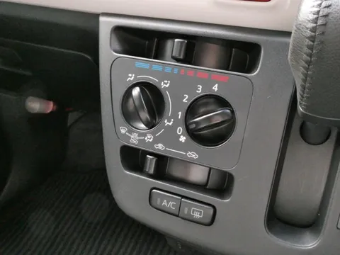 Daihatsu Mira Tocot