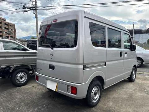 Nissan Clipper Van