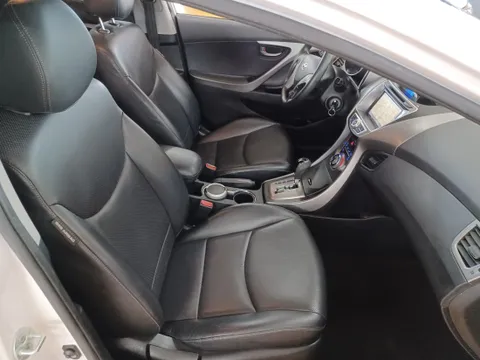 Hyundai Elantra (Avante)