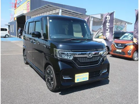 Honda N-BOX Custom