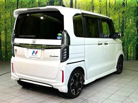 Honda N-BOX Custom