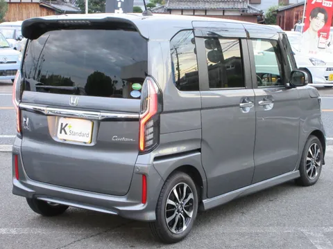 Honda N-BOX Custom