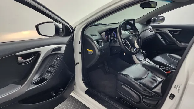 Hyundai Elantra (Avante)