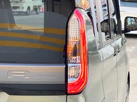 Mitsubishi Delica Mini