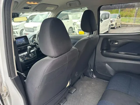 Mitsubishi eK X