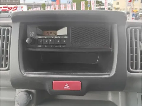 Nissan Clipper Van