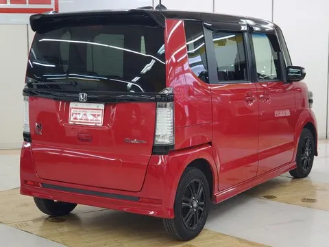Honda N-BOX Custom