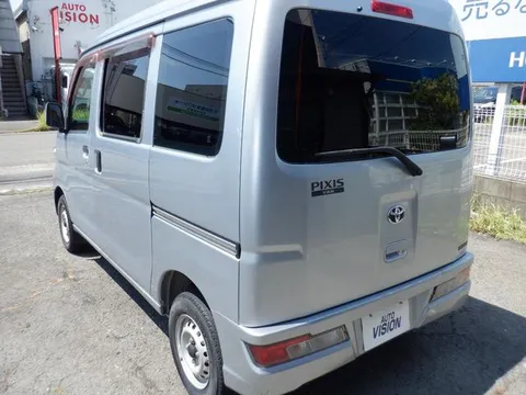 Toyota Pixis Van