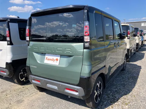 Mitsubishi Delica Mini
