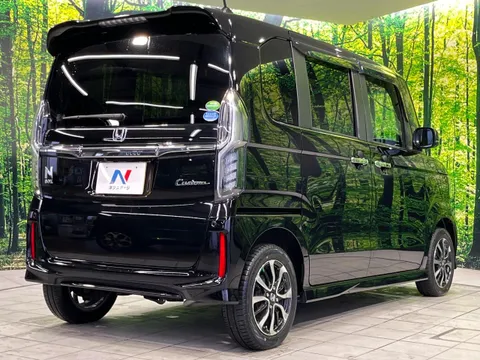 Honda N-BOX Custom