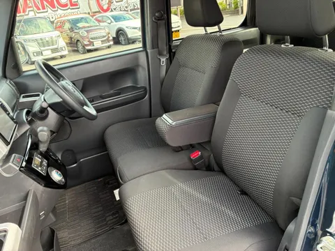 Toyota Pixis Mega