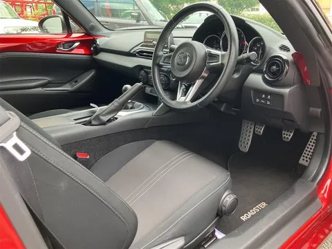 Mazda MX-5 (Roadster)