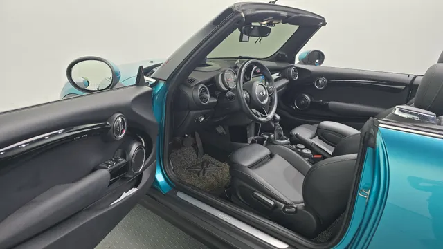 MINI Cooper Convertible