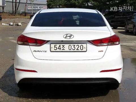 Hyundai Elantra (Avante)