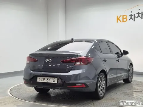 Hyundai Elantra (Avante)
