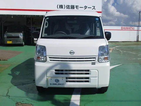 Nissan Clipper Van