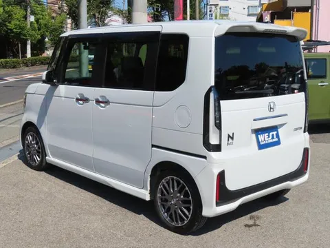 Honda N-BOX Custom