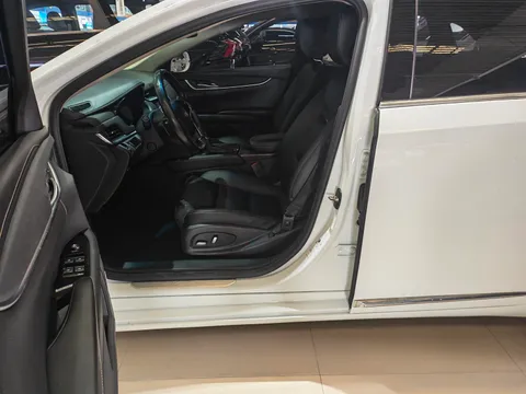 Cadillac XTS