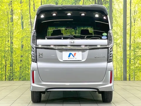 Honda N-BOX Custom