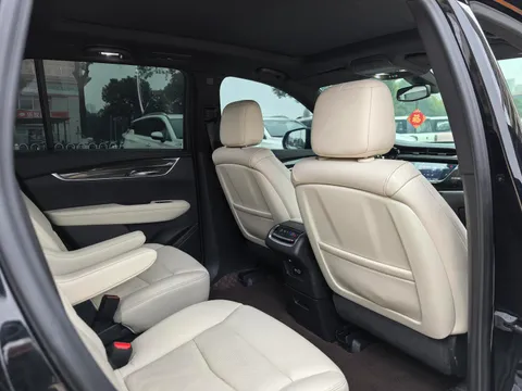 Cadillac XT6