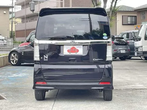 Honda N-BOX Custom