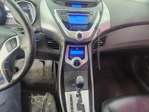 Hyundai Elantra (Avante)