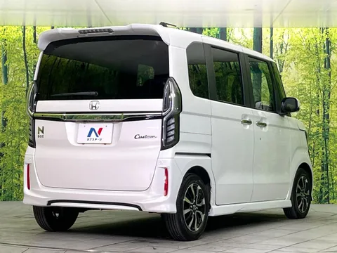 Honda N-BOX Custom