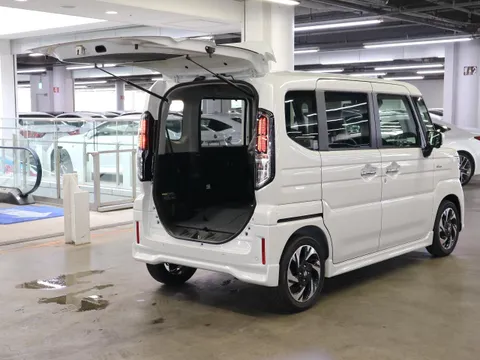 Suzuki Spacia Custom