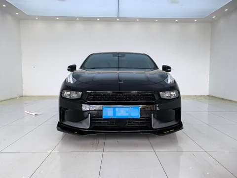 Lynk & Co 03