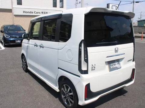 Honda N-BOX Custom