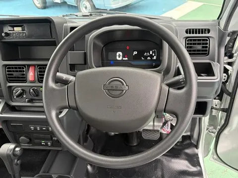 Nissan Clipper Truck