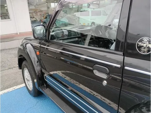Mitsubishi Pajero JR