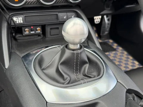 Mazda MX-5 (Roadster)