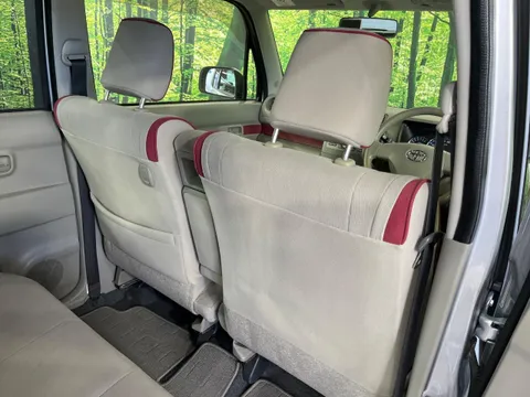Toyota Pixis Space