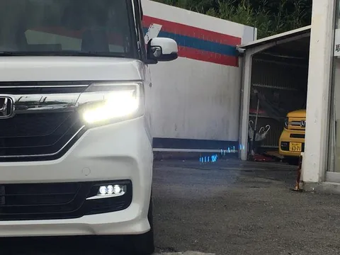 Honda N-BOX Custom