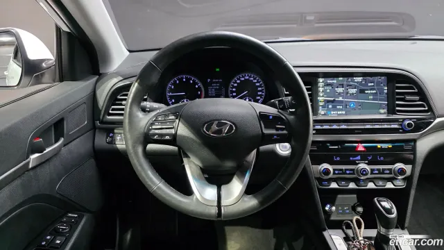 Hyundai Elantra (Avante)