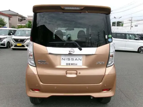 Nissan Dayz Roox